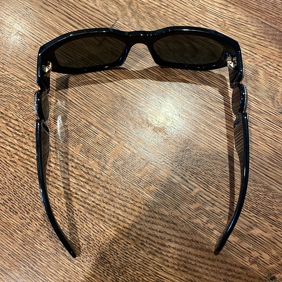 Versace Medusa sunglasses gold hardware - Picture 6 of 9